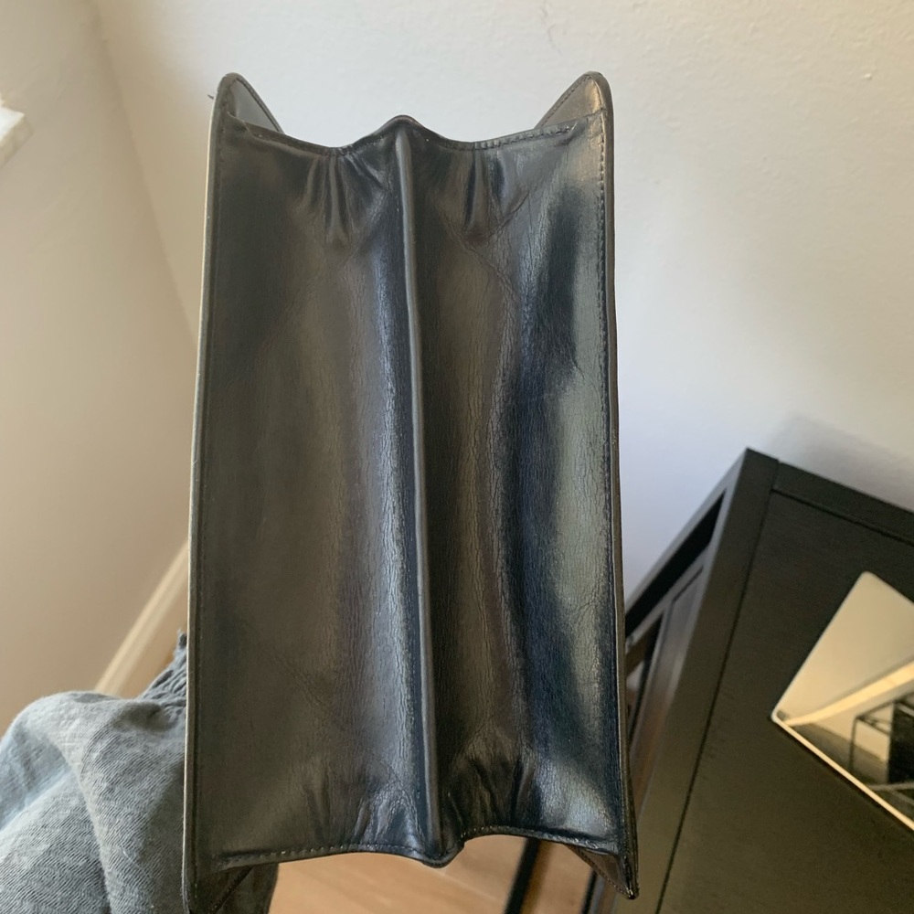 (27) GUCCI 70s Bag - Picture 10 of 12